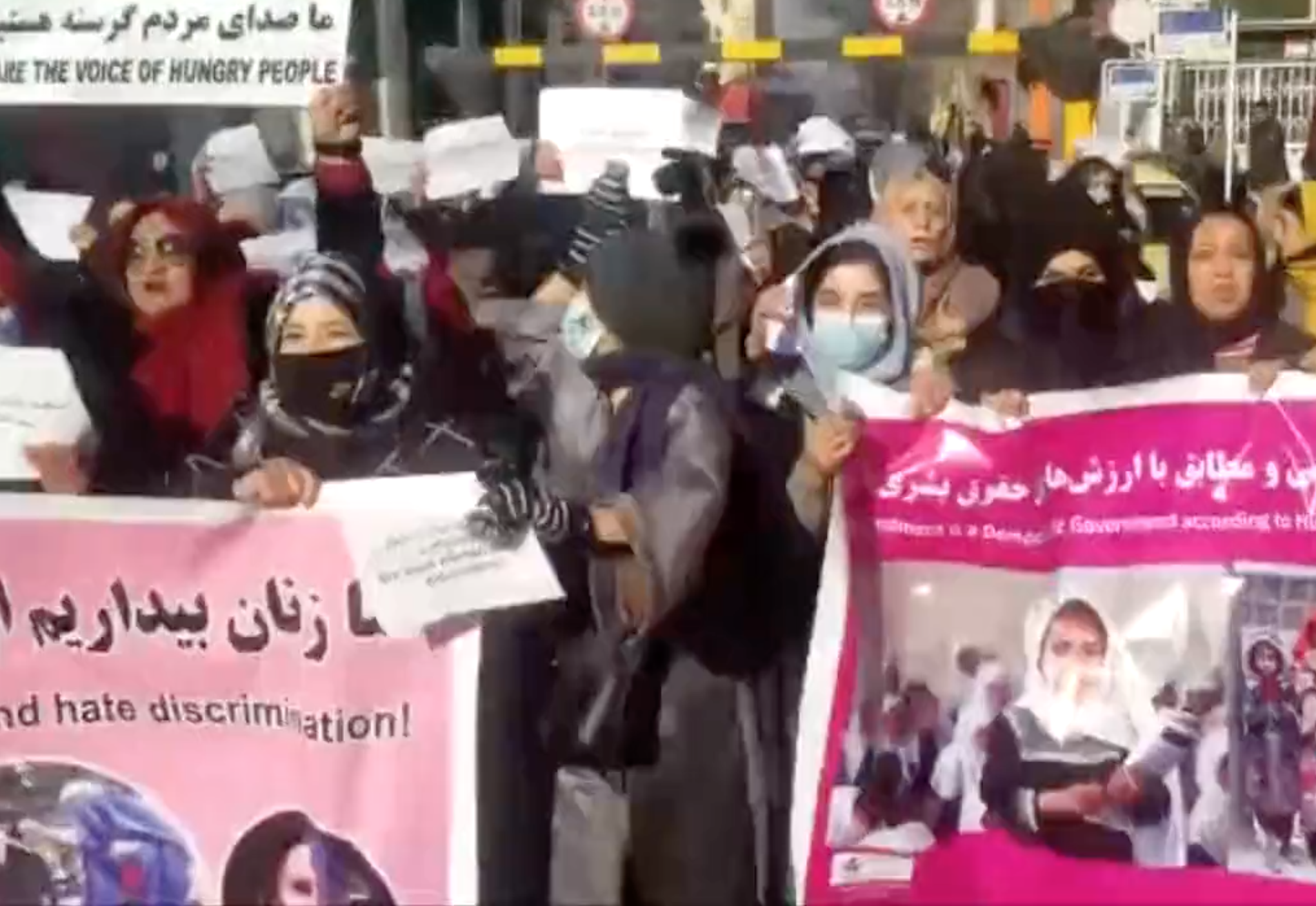 Αφγανιστάν: Ταλιμπάν άνοιξαν πυρ για να διαλύσουν διαδήλωση γυναικών στην Καμπούλ