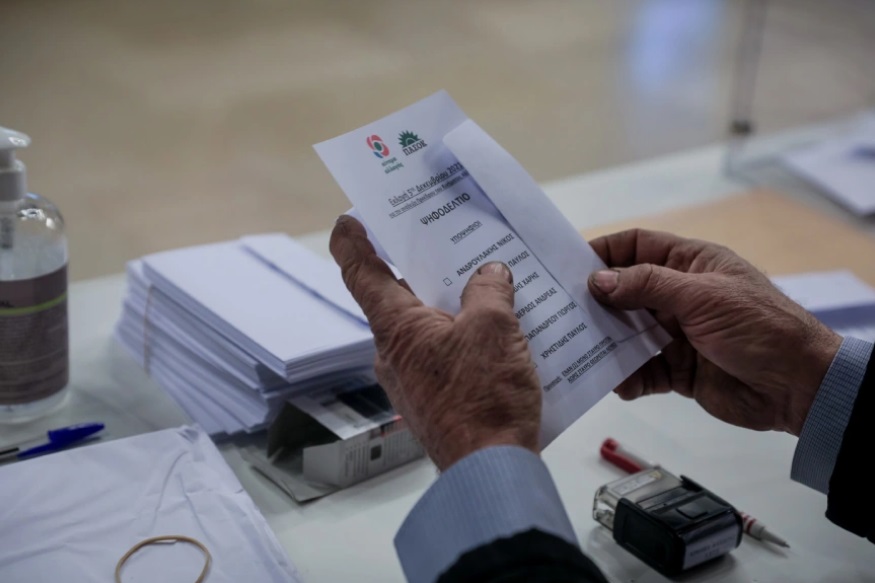 Εκλογές ΚΙΝΑΛ: Τελείωσαν τα ψηφοδέλτια σε εκλογικά Κέντρα λόγω προσέλευσης - Τι ανακοίνωσε το Κίνημα Αλλαγής