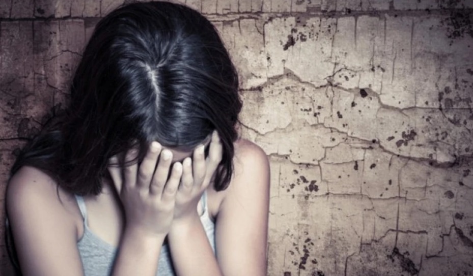 Προθεσμία για να απολογηθεί έλαβε ο 46χρονος που κατηγορείται για βιασμό της ανήλικης κόρης της συντρόφου του