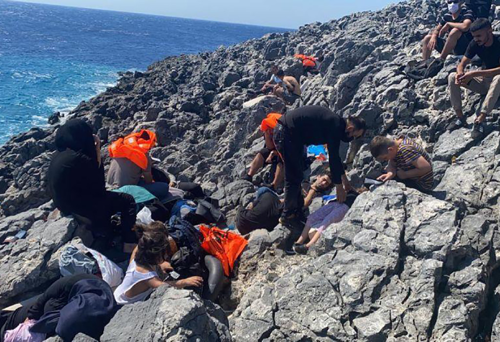 Αντικύθηρα: Τέσσερις νεκροί μετανάστες σε νέο ναυάγιο - Σε εξέλιξη επιχείρηση του Λιμενικού