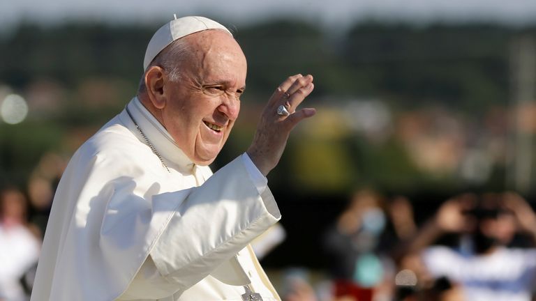 Πάπας Φραγκίσκος: Όλη η Ευρώπη πρέπει να μοιραστεί την ευθύνη για τους πρόσφυγες και τους μετανάστες