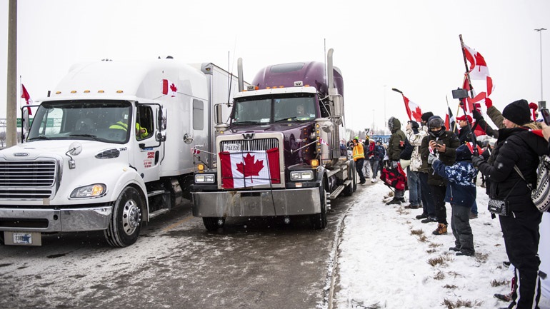 Xιλιάδες διαδηλωτές ενάντια στους υποχρεωτικούς εμβολιασμούς στον Καναδά. Φυγαδεύτηκε ο Καναδός πρωθυπουργός