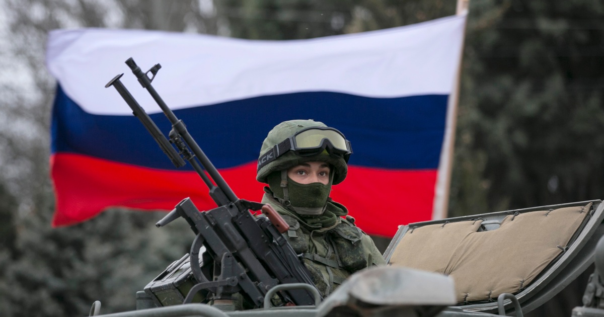 Η Ρωσία μετακινεί προς Ουκρανία αποβατικά, τεθωρακισμένα, στρατεύματα