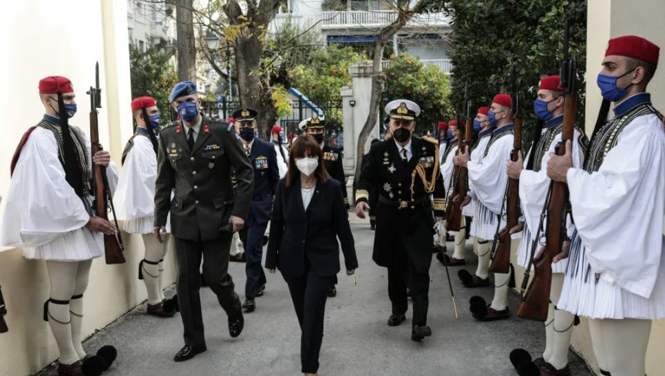 Επίσκεψη της ΠτΔ στην Προεδρική Φρουρά για την κοπή της Πρωτοχρονιάτικης πίτας