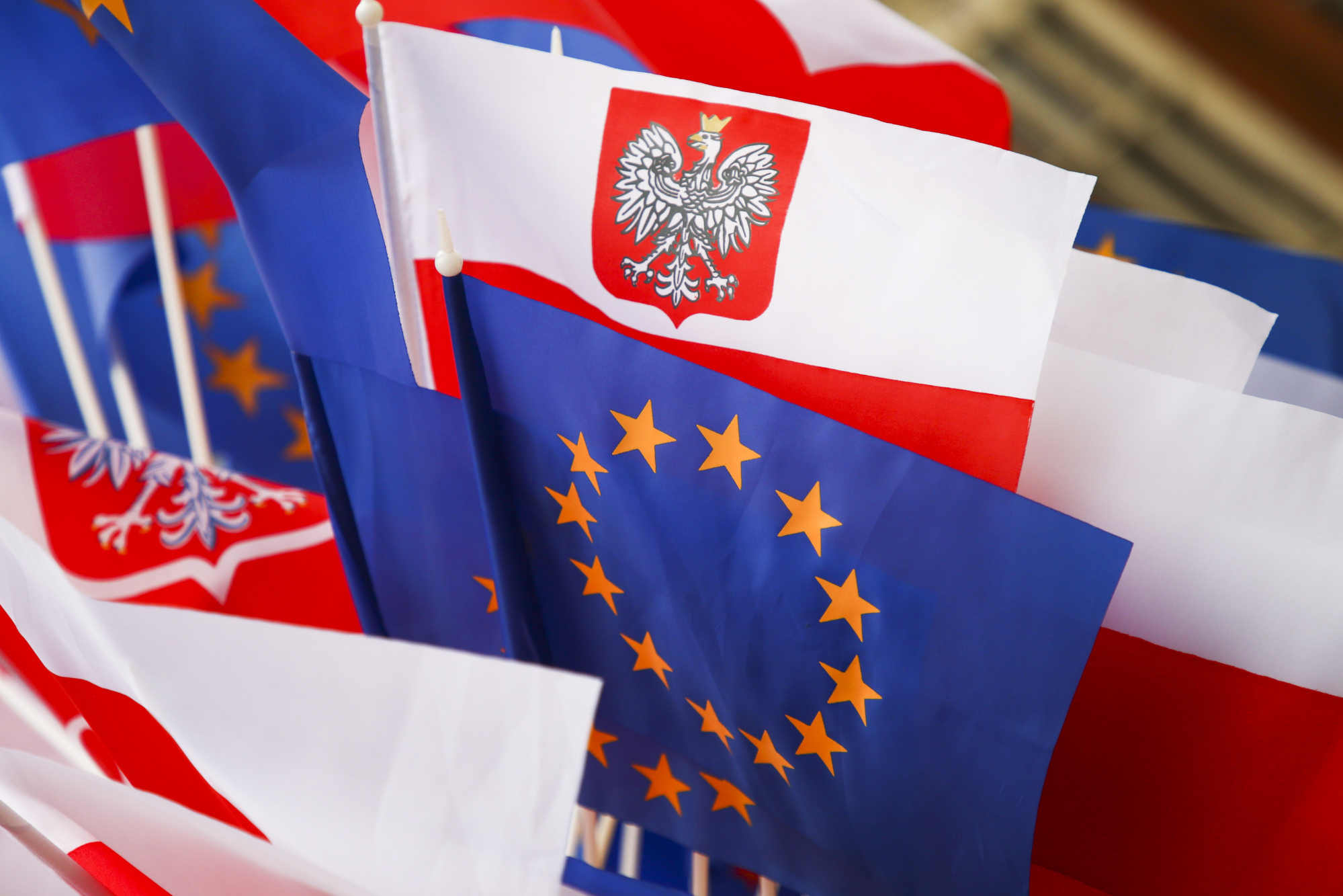 Η ΕΕ εισπράττει πρόστιμο από την Πολωνία παρακρατώντας ευρωπαϊκούς πόρους