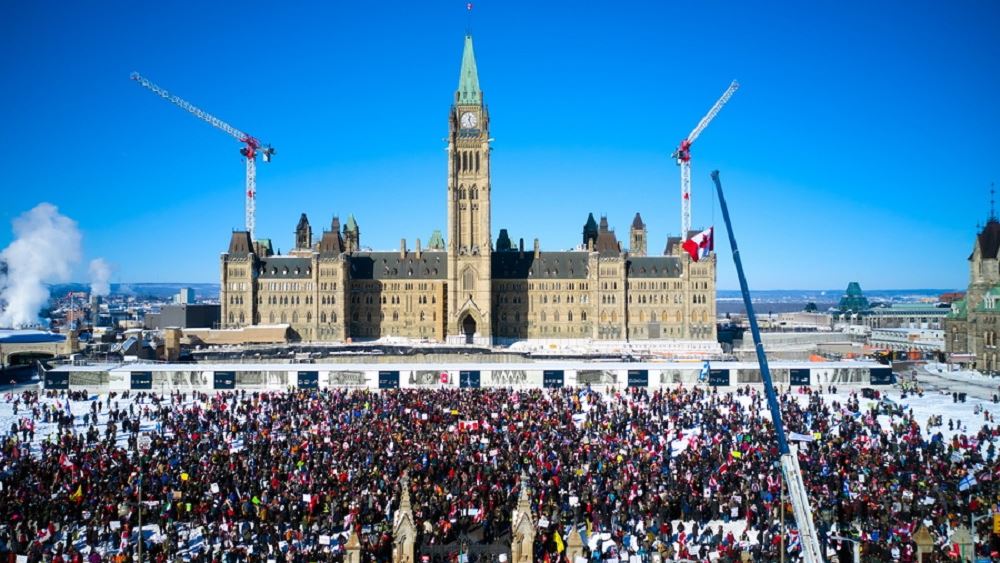  Οι διαδηλωτές κατά του υποχρεωτικού εμβολιασμού στον Καναδά συνεχίζουν τις κινητοποιήσεις τους