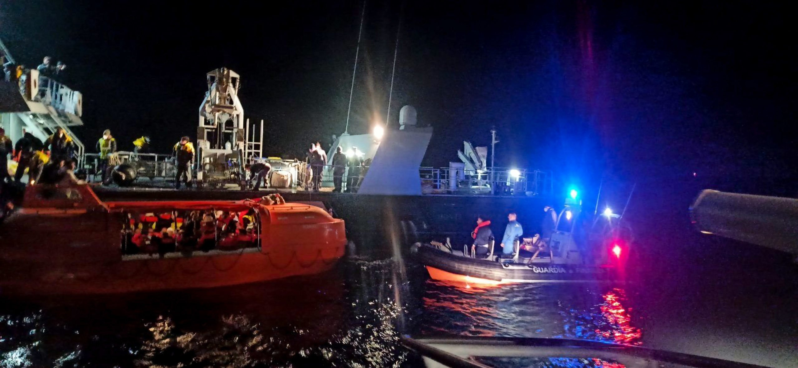 Euroferry Olympia: Ρυμουλκείται σε ασφαλές σημείο το πλοίο – Οι παραλείψεις και τα στοιχεία από τον τελευταίο έλεγχο