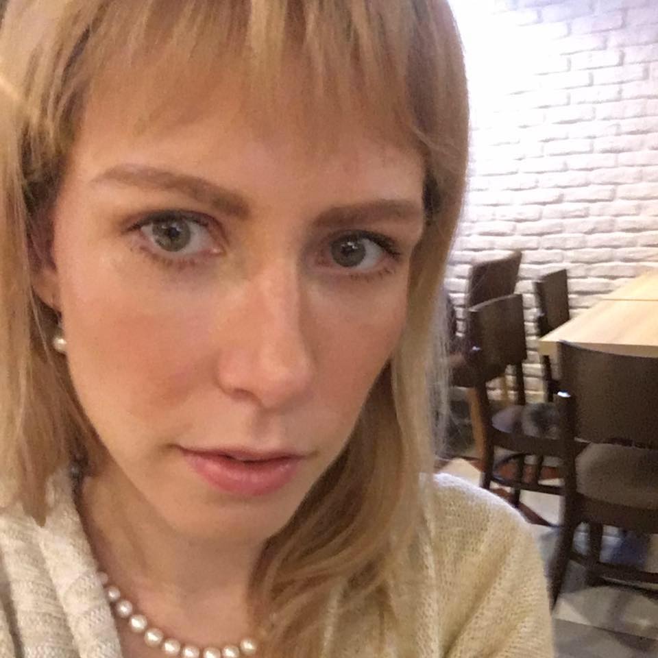 Μαρία Μπαρόνοβα: Καταδίκασε την ρωσική εισβολή στην Ουκρανία και παραιτήθηκε από αρχισυντάκτρια στο «Russia Today»