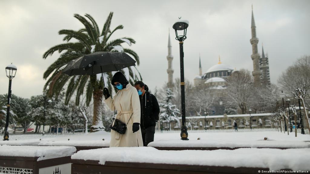 Τουρκία: Παρέλυσε η χώρα από τις χιονοπτώσεις