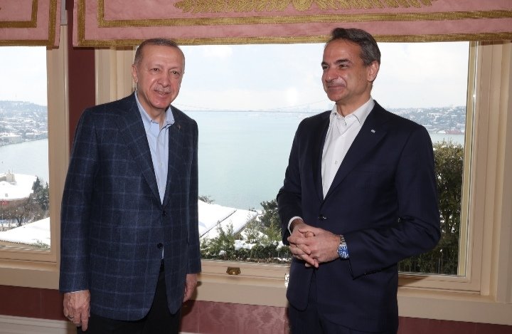 Ολοκληρώθηκε η συνάντηση του πρωθυπουργού με τον Tούρκο πρόεδρο – Τι είπαν μπροστά στις κάμερες
