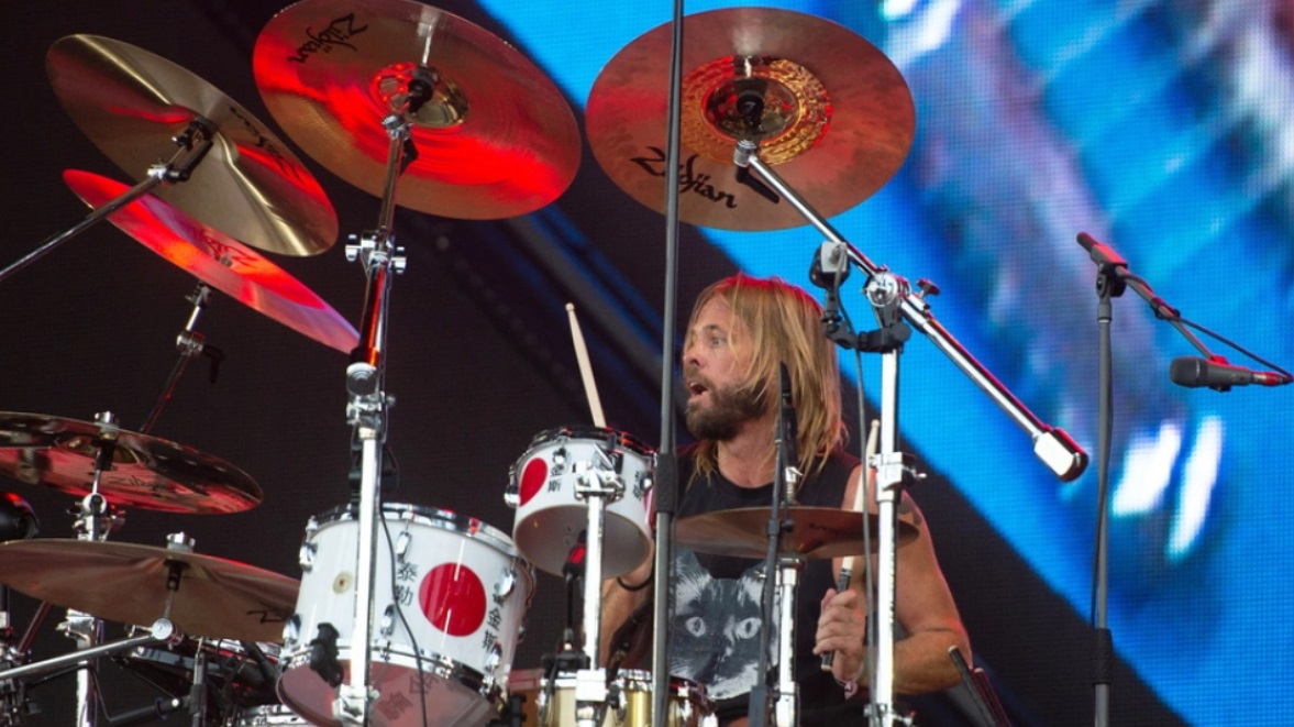 Foo Fighters: Πέθανε ο ντράμερ του συγκροτήματος, Τέιλορ Χόκινς