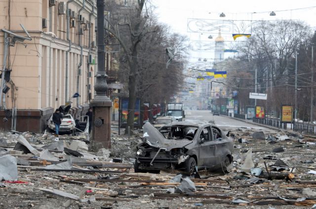 Πόλεμος στην Ουκρανία: Πύραυλος σε πανεπιστήμιο στο Χάρκοβο - Οι Ρώσοι κατέλαβαν τη Χερσώνα