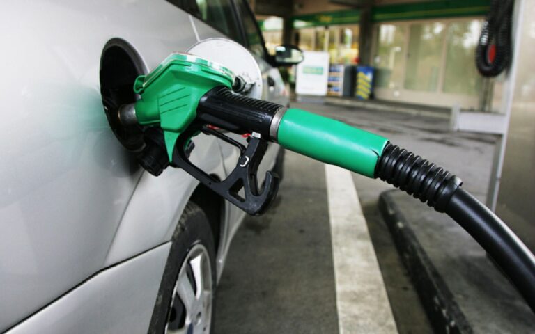 Καύσιμα: Καθυστερεί η αποκλιμάκωση των τιμών λόγω... μη κατανάλωσης! - Πότε θα πέσει η αμόλυβδη κάτω από τα 2,20 ευρώ