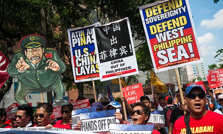 Η Κίνα "βάζει πόδι" στις Φιλιππίνες όσο οι ΗΠΑ είναι απασχολημένες με τη Ρωσία