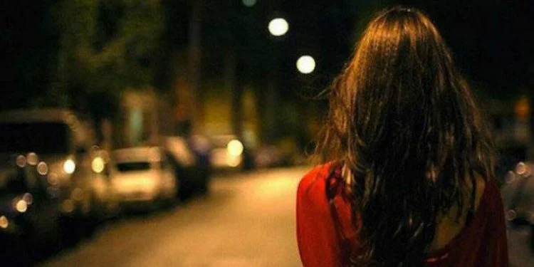 Κρήτη: Στιγμές τρόμου για 24χρονη που την παρενόχλησαν στη μέση του δρόμου