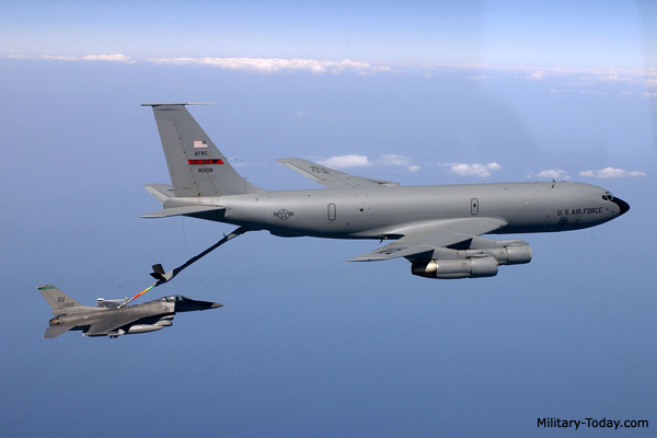 Το Αμερικανικό Πεντάγωνο στέλνει στην Ελλάδα αεροσκάφη εναέριου ανεφοδιασμού Boeing KC-135