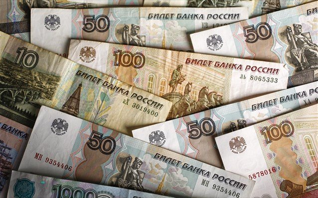Fitch και Moody's: «Σκουπίδια» το αξιόχρεο της Ρωσίας