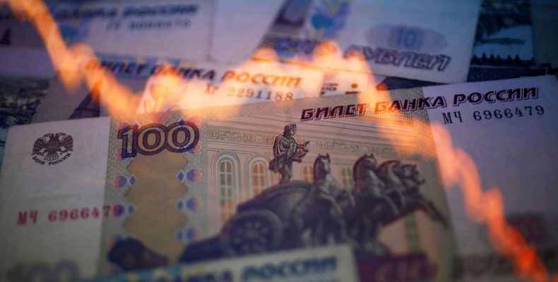 Αν διατηρηθούν οι κυρώσεις στη Ρωσία, η οικονομία της θα χρειαστεί χρόνια για να ανοικοδομηθεί