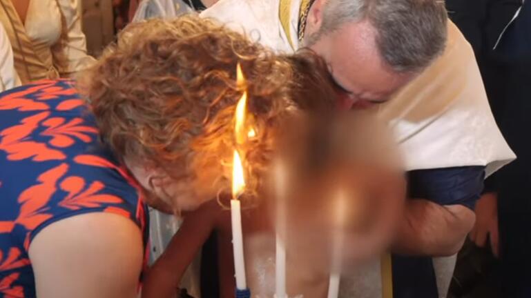 Βάφτιση στην Κρήτη γίνεται viral - Η νονά "πήρε" φωτιά