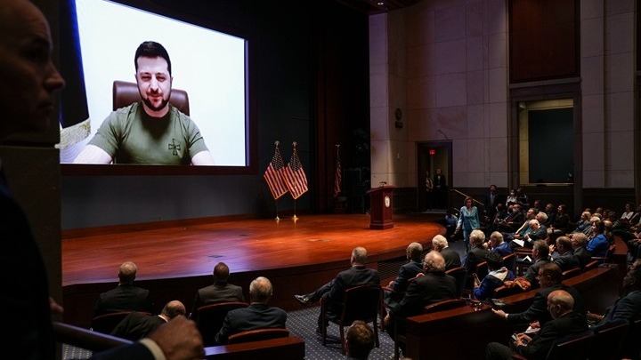 «Θυμηθείτε το Περλ Χάρμπορ», «Θυμηθείτε την 11η Σεπτεμβρίου», δηλώνει ο Ζελένσκι στο Κογκρέσο