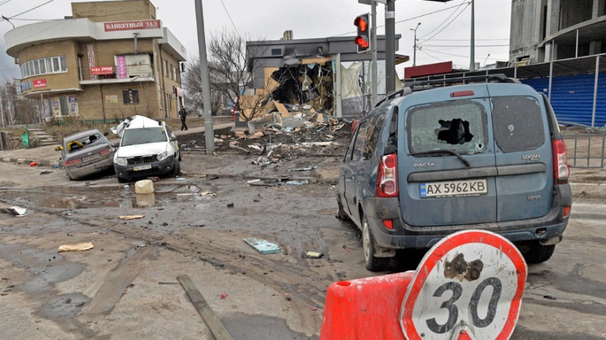 Πόλεμος στην Ουκρανία: Ρωσικοί πύραυλοι κατέστρεψαν διυλιστήριο στο Κρεμεντσούκ