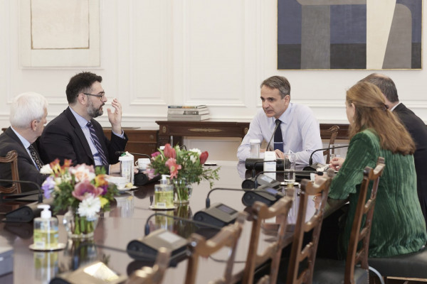 Συνάντηση του Πρωθυπουργού με τον Γενικό Πρόξενο στη Μαριούπολη Μανώλη Ανδρουλάκη