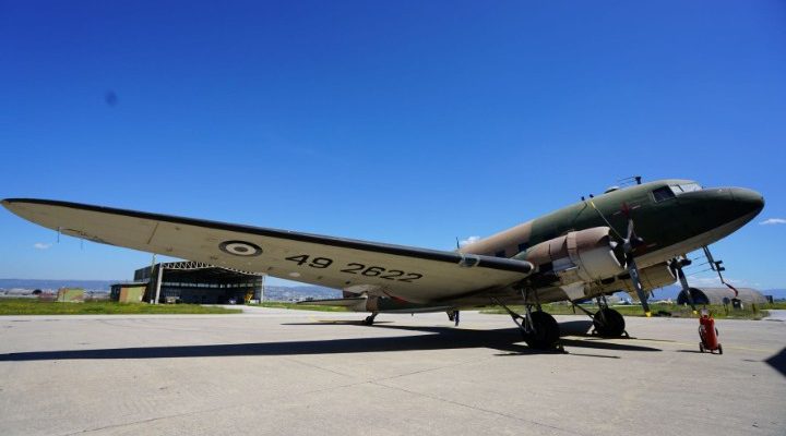 Πολεμική Αεροπορία: Μετά το Spitfire το θρυλικό C-47 Dakota ξανά στον ελληνικό ουρανό!