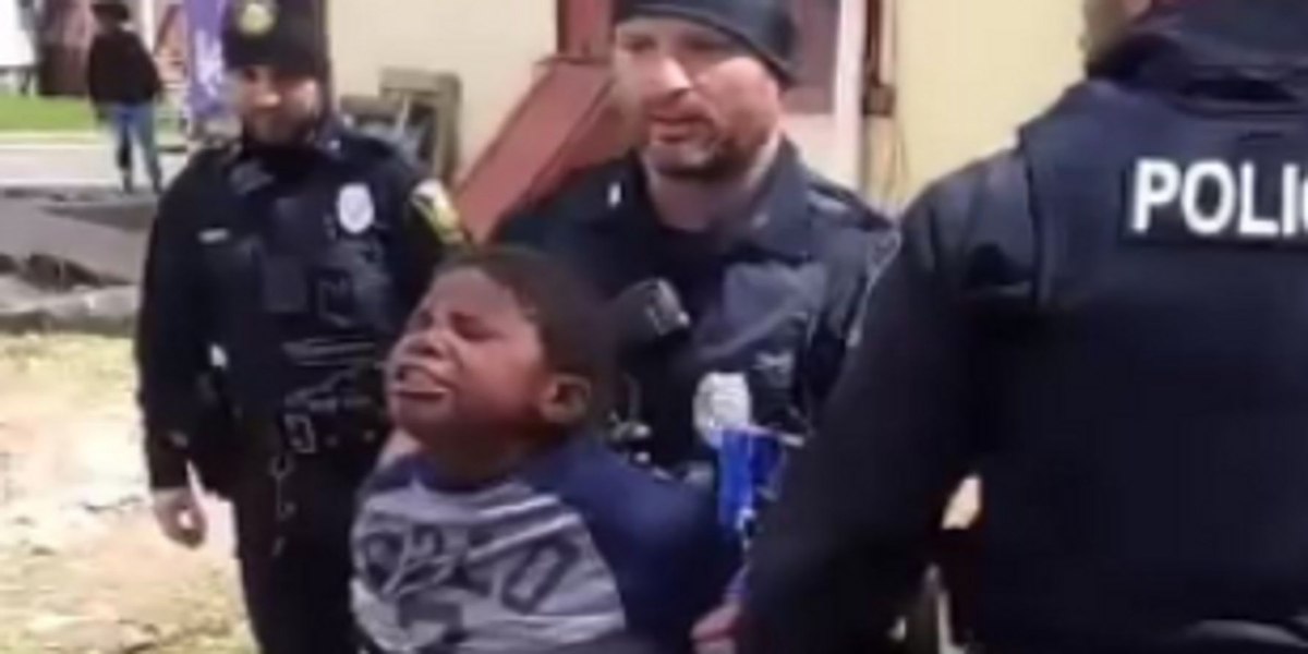 Νέο περιστατικό αστυνομικής βίας σε 8χρονο αγόρι στις ΗΠΑ