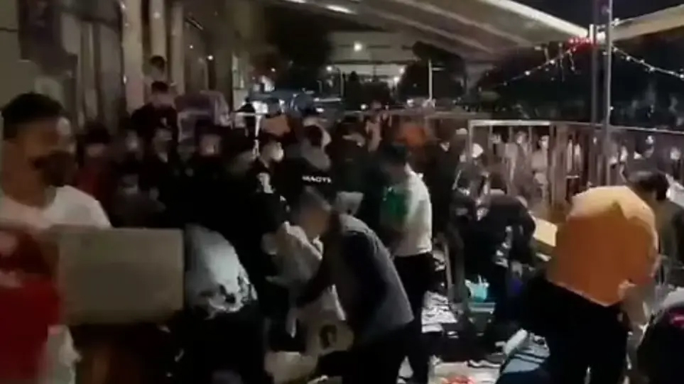 Κορονοϊός: Κύμα οργής στη Σαγκάη λόγω lockdown - Λεηλατούν σούπερ μάρκετ