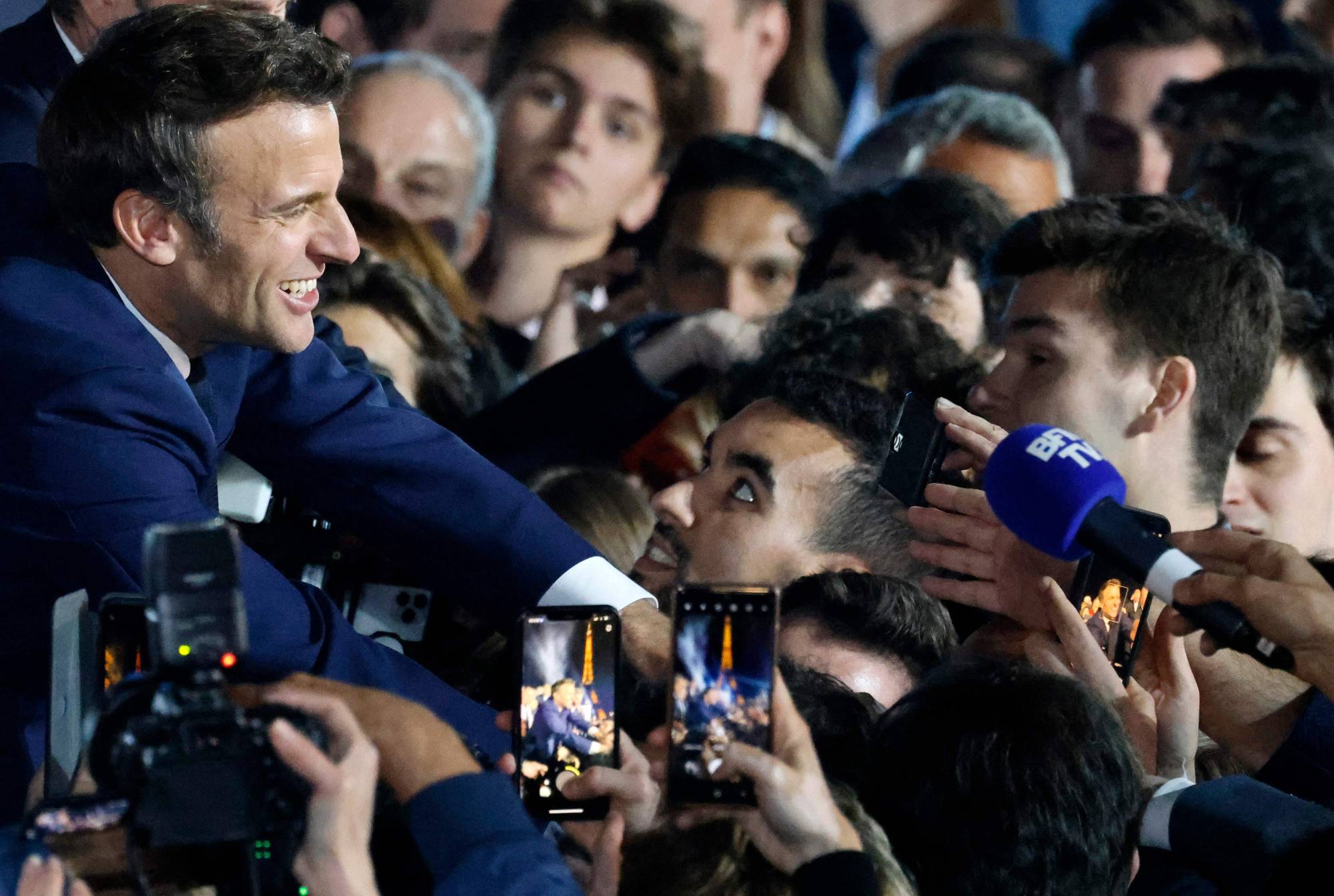 Η εύθραυστη κατάσταση στη Γαλλία ενόψει των βουλευτικών εκλογών του Ιουνίου