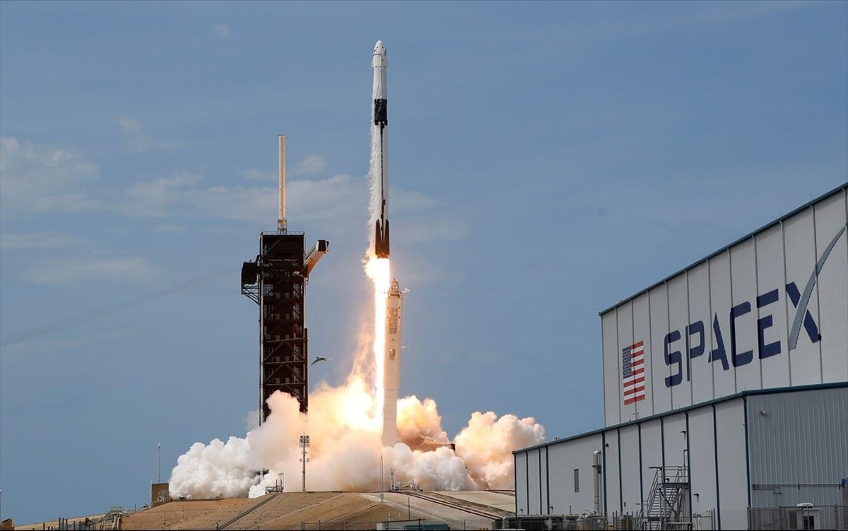 SpaceX: Σε τροχιά 52 νέοι δορυφόροι του παγκόσμιου δικτύου Starlink του Έλον Μασκ [vid]