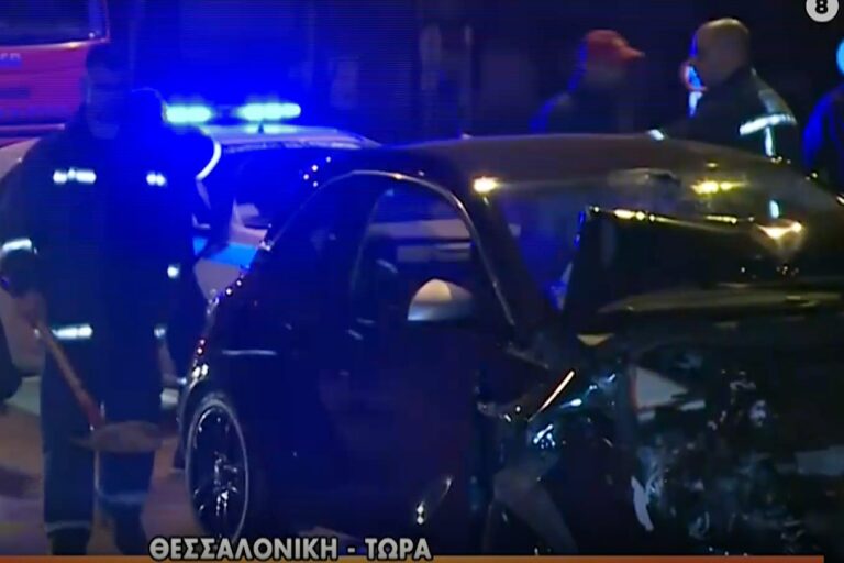 Τροχαίο Θεσσαλονίκη: Αυτοκίνητο «καρφώθηκε» σε εν κινήσει λεωφορείο – Ένας τραυματίας