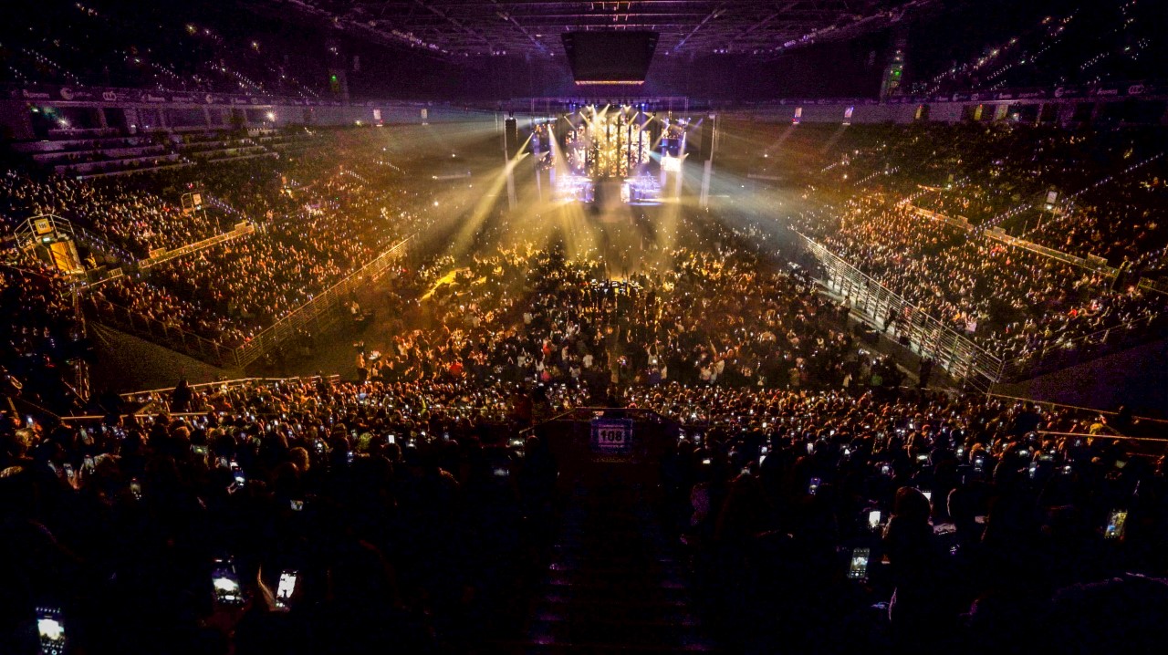 Αποθέωση για τον Νίκο Βέρτη στη Βουλγαρία: 17.000 άτομα στη συναυλία του...
