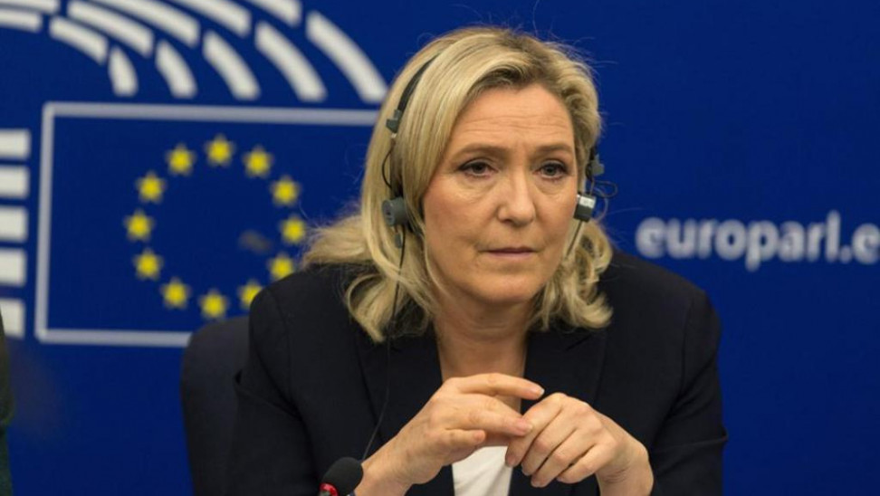 Γαλλία: Η Μαρίν Λεπέν θα δικαστεί, μαζί με άλλους 27, για υπόθεση κατάχρησης κονδυλίων της ΕΕ
