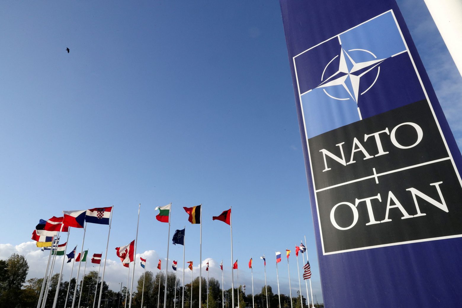 Σουηδία: Η υπουργός Εξωτερικών υπέγραψε την αίτηση για ένταξη στο ΝΑΤΟ