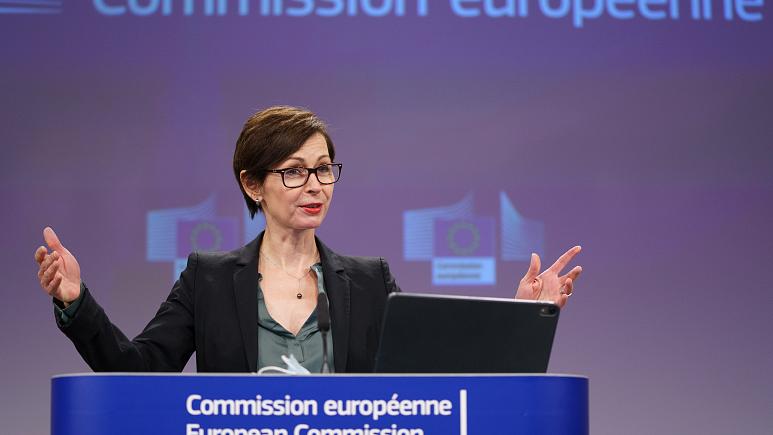Επανέρχεται με σχόλιο μετά το  "ουδέν σχόλιον" για τον Κ. Μητσοτάκη η εκπρόσωπος της ΕΕ