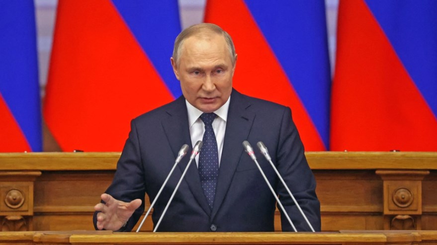 Financial Times: Η ρωσική ελίτ είχε ταχθεί κατά του πολέμου, αλλά αδυνατεί να επηρεάσει τον Πούτιν