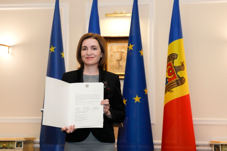 «Γκάζι» για την ένταξη της Μολδαβίας στην ΕΕ ζητεί ο Μακρόν