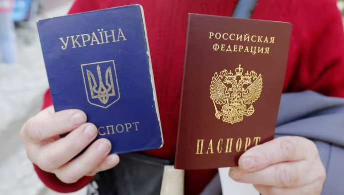 Η Ρωσία εκδίδει  διαβατήρια σε κατεχόμενες περιοχές της Ουκρανίας