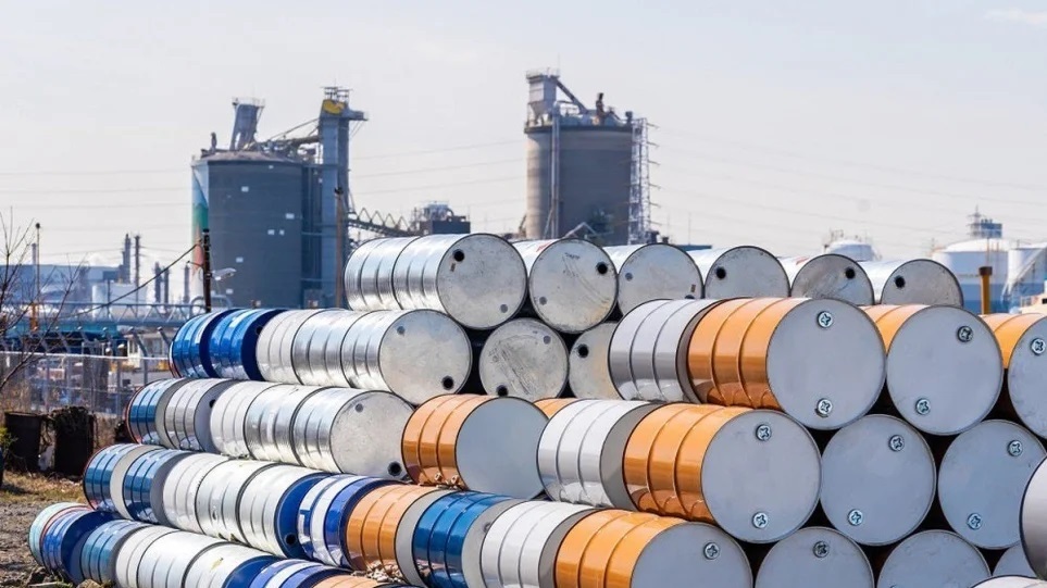"Αναβάλλεται" κατά μία εβδομάδα η συμφωνία για εμπάργκο στο ρωσικό πετρέλαιο