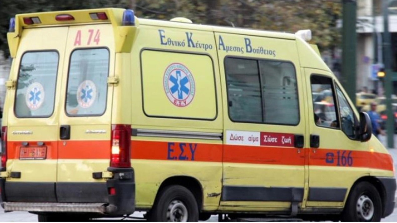 Τροχαίο στο Αγρίνιο: Έσπρωχναν το ασθενοφόρο για να πάρει μπροστά!