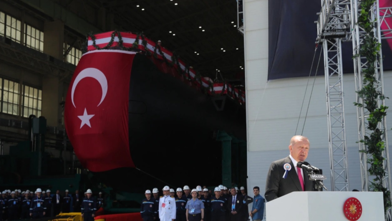 Σόου Ερντογάν στην «πανηγυρική» καθέλκυση του πρώτου γερμανικού υποβρυχίου τύπου «Παπανικολής»