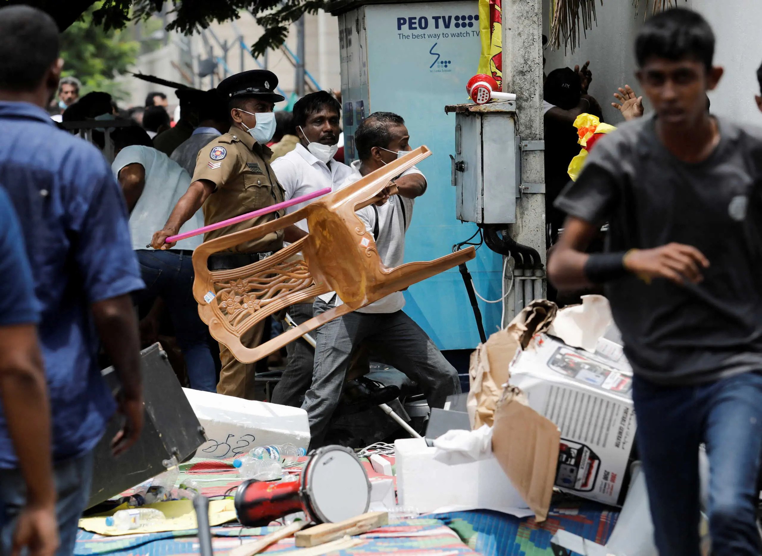 Σρι Λάνκα: Πυρά ακούστηκαν στην πρωθυπουργική κατοικία - Πέντε νεκροί από συγκρούσεις
