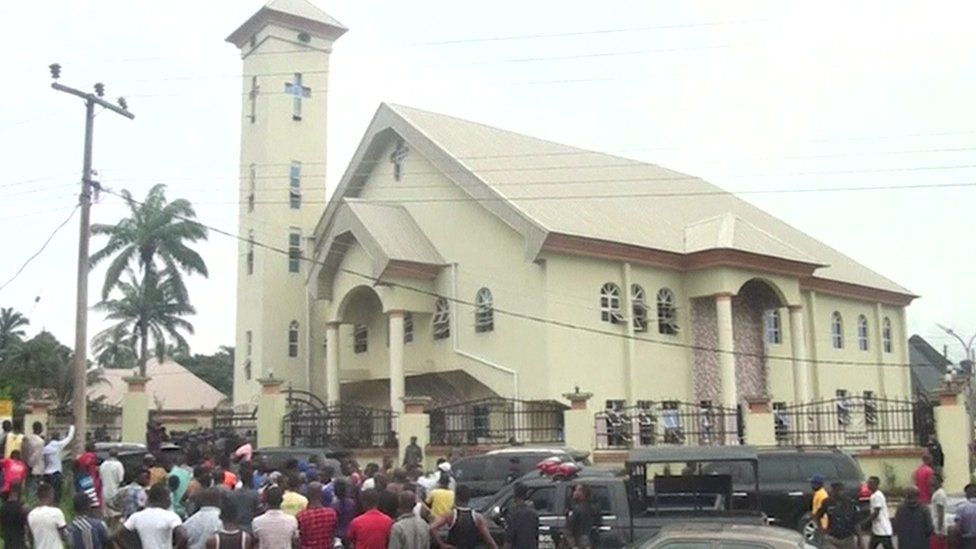 Νιγηρία: Ένοπλοι σκότωσαν πιστούς σε καθολική εκκλησία- Τουλάχιστον 50 νεκροί