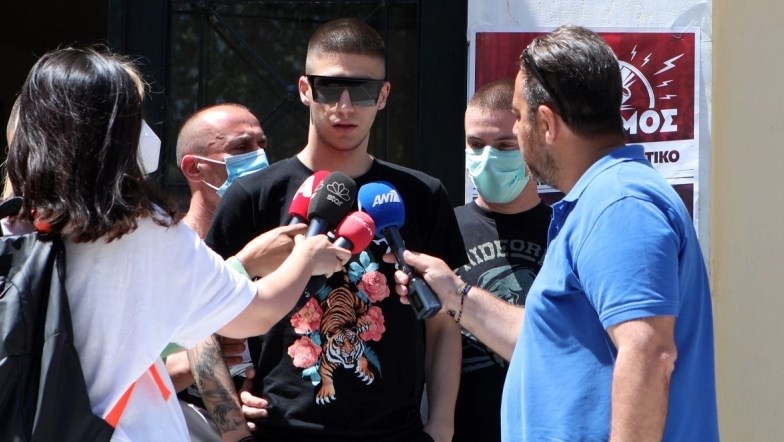 Αστυνομικοί που συνέλαβαν τον Tranno: «Τρομαγμένος, καμία σχέση με τα video clip»