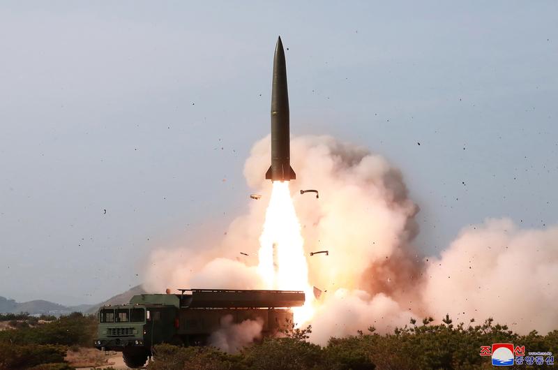 Η Βόρεια Κορέα εκτόξευσε 8 βαλλιστικούς πυραύλους μικρού βεληνεκούς