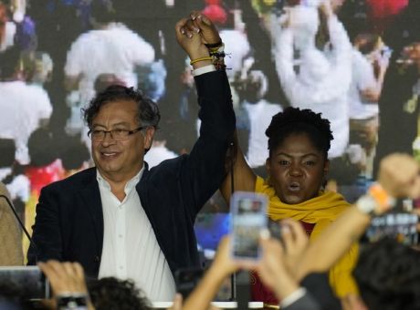 Κολομβία: Θρίαμβος του Γκουστάβο Πέτρο - Για πρώτη φορά πρόεδρος από την αριστερά