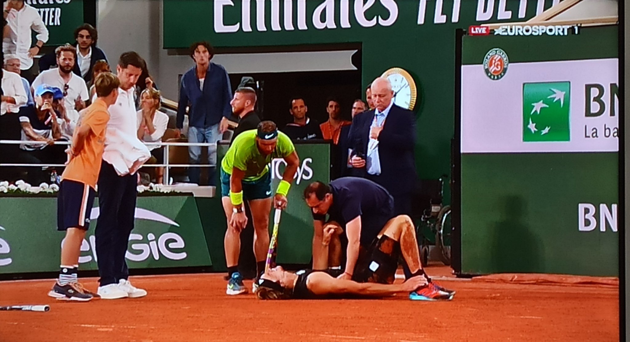 Roland Garros: Ο Ναδάλ στον τελικό, ο Ζβέρεφ τραυματίστηκε κι εγκατέλειψε