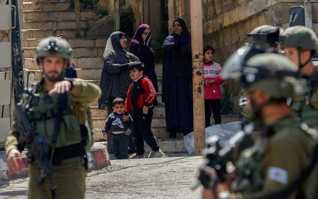 Δυτική Όχθη: Σφοδρές συγκρούσεις μεταξύ διαδηλωτών κατά του εβραϊκού εποικισμού και ισραηλινών στρατιωτών