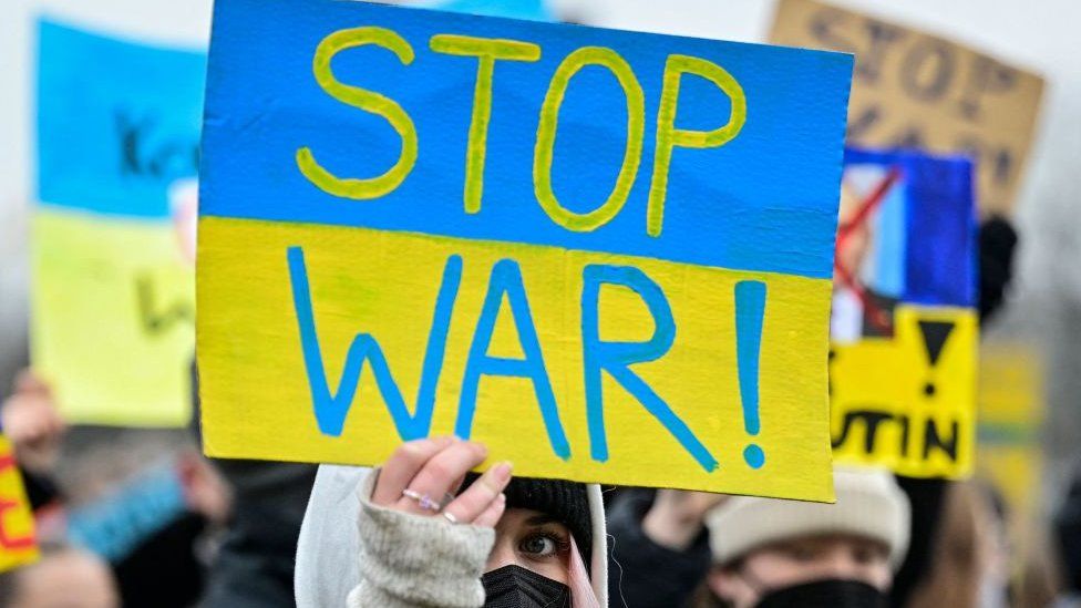 40 χώρες ζητούν από τη Ρωσία να σταματήσει αμέσως τις "στρατιωτικές επιχειρήσεις στην Ουκρανία"
